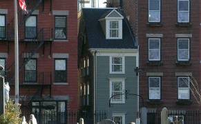 The Spite House An Architectural Phenomenon Built On Rage And Revenge