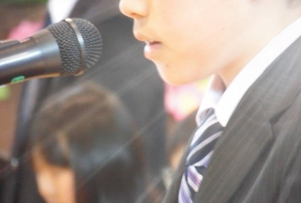 卒業生代表で高校生として中学校の立志式での挨拶の仕方