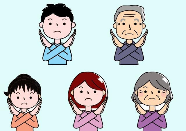 反対意見を出す家族の画像