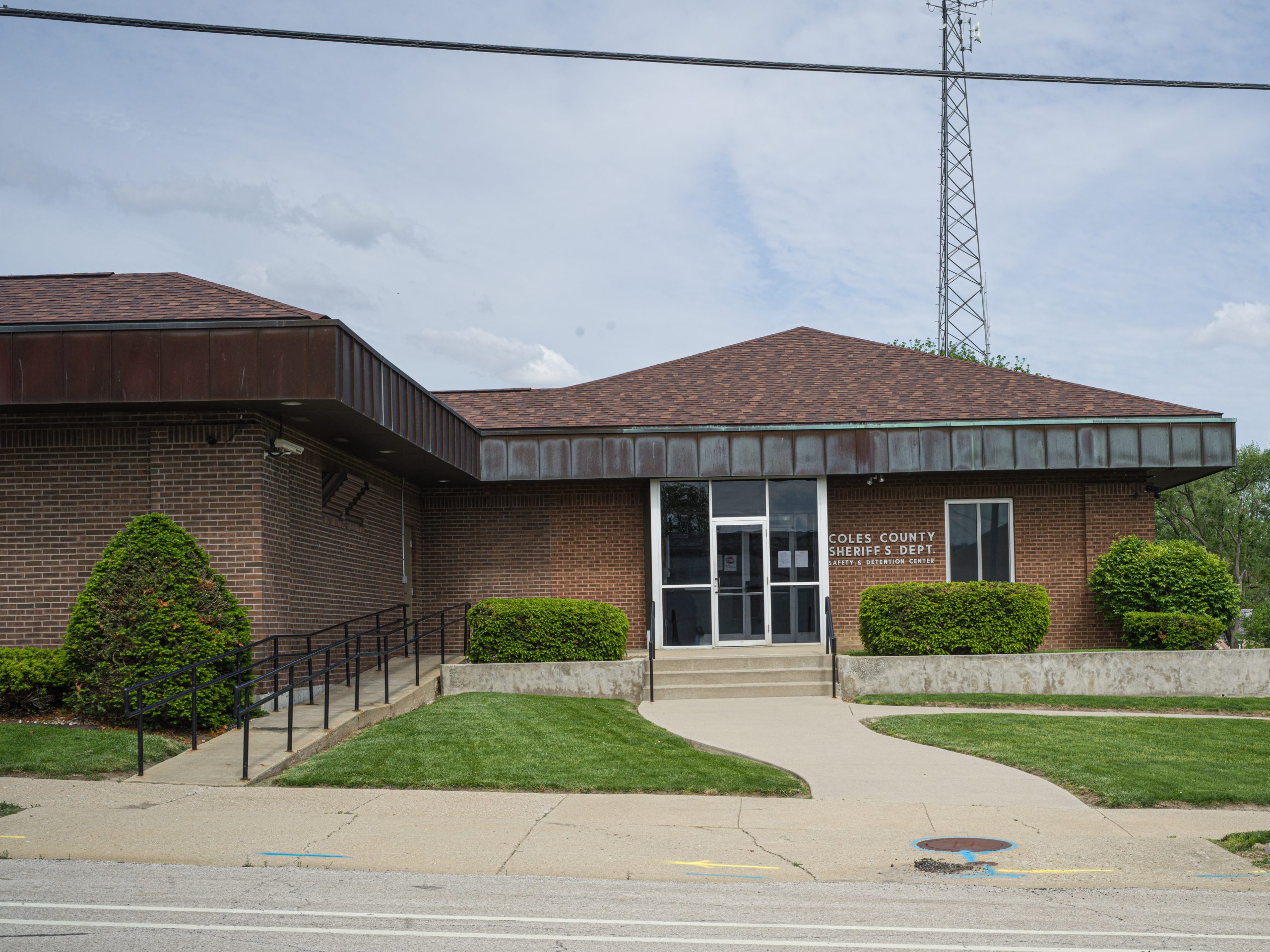 Most Illinois jails restrain people in chairs. This county ‘violently shocked’ them, too.