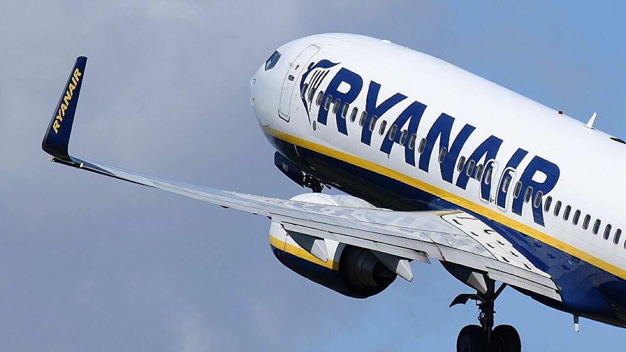 Compra Un Biglietto L Altro E A Meta Prezzo Nuova Offerta Ryanair I Voli Da Catania Liveunict