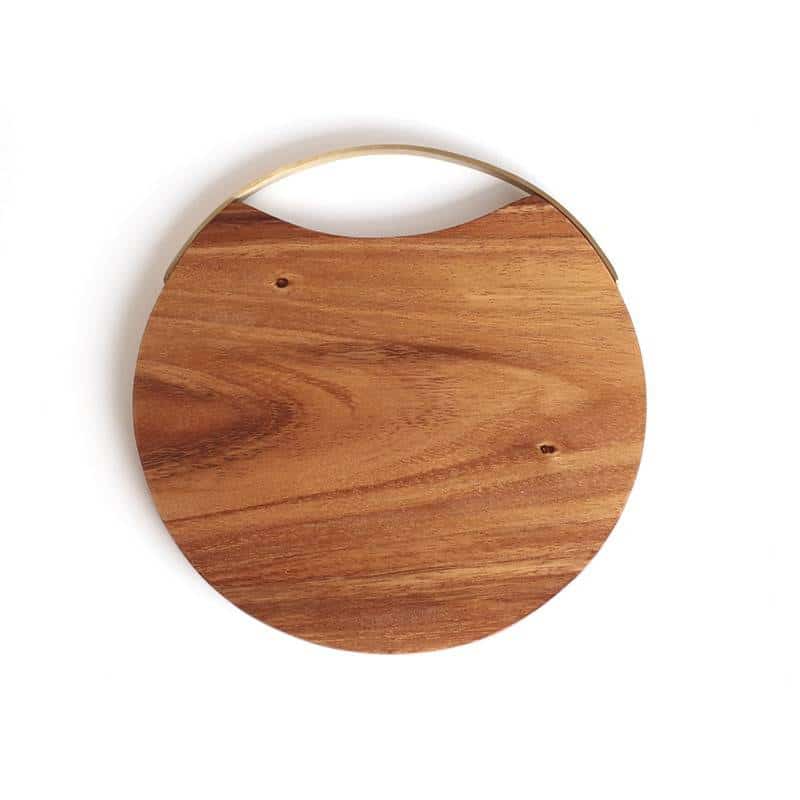http://ineedaclean.com Wooden Round Kitchen Cutting Board New Arrivals Kitchen Tools Type: Chopping Blocks I Need A Clean http://ineedaclean.com/the-clean-store/wooden-round-kitchen-cutting-board/