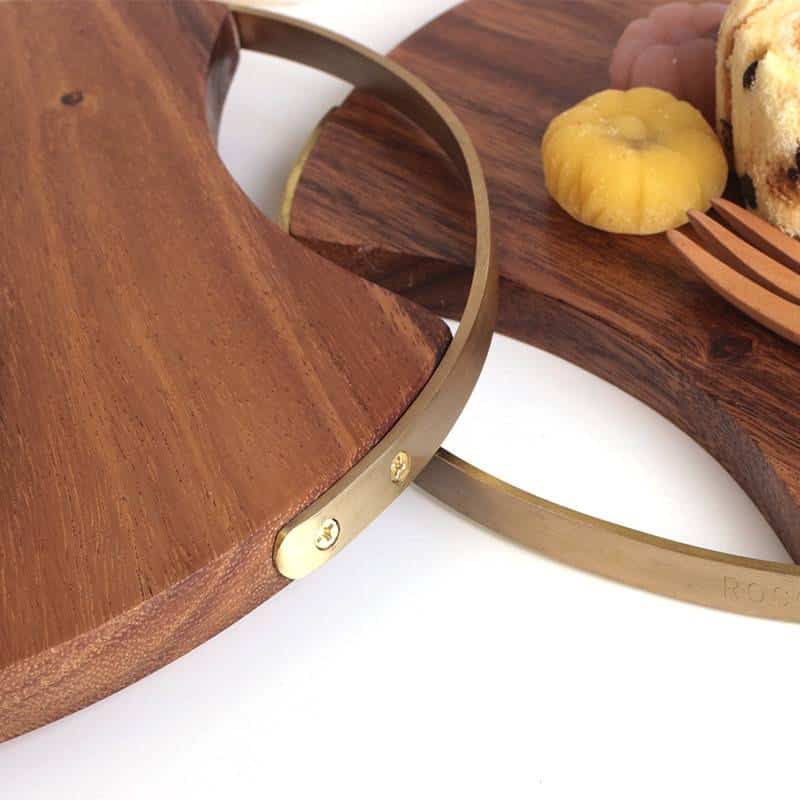 http://ineedaclean.com Wooden Round Kitchen Cutting Board New Arrivals Kitchen Tools Type: Chopping Blocks I Need A Clean http://ineedaclean.com/the-clean-store/wooden-round-kitchen-cutting-board/