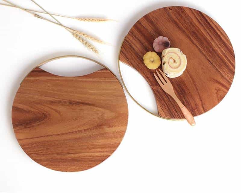 http://ineedaclean.com Wooden Round Kitchen Cutting Board New Arrivals Kitchen Tools Type: Chopping Blocks I Need A Clean http://ineedaclean.com/the-clean-store/wooden-round-kitchen-cutting-board/