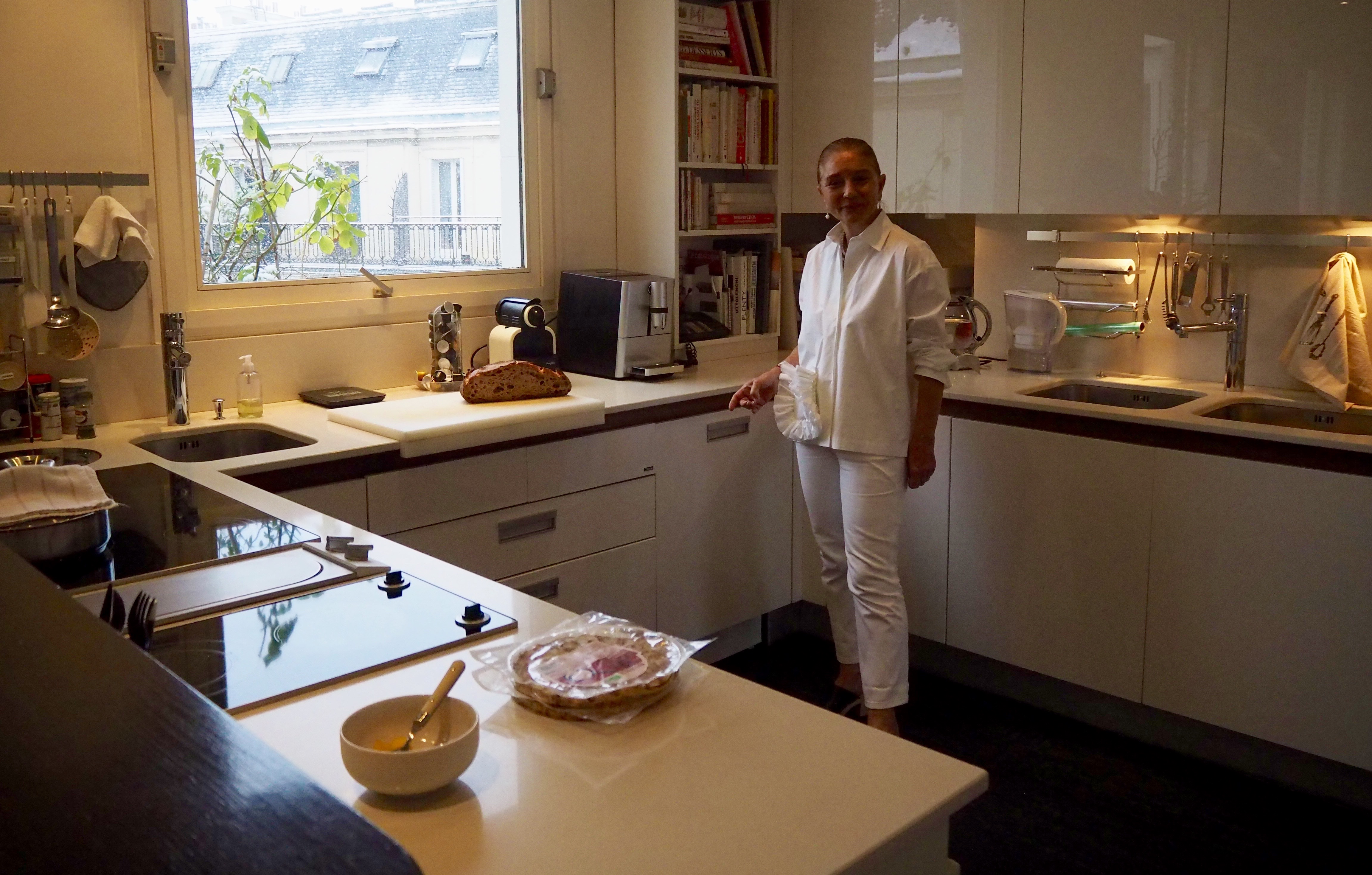 Perla Servan Schreiber Paris 8eme In Kitchen With