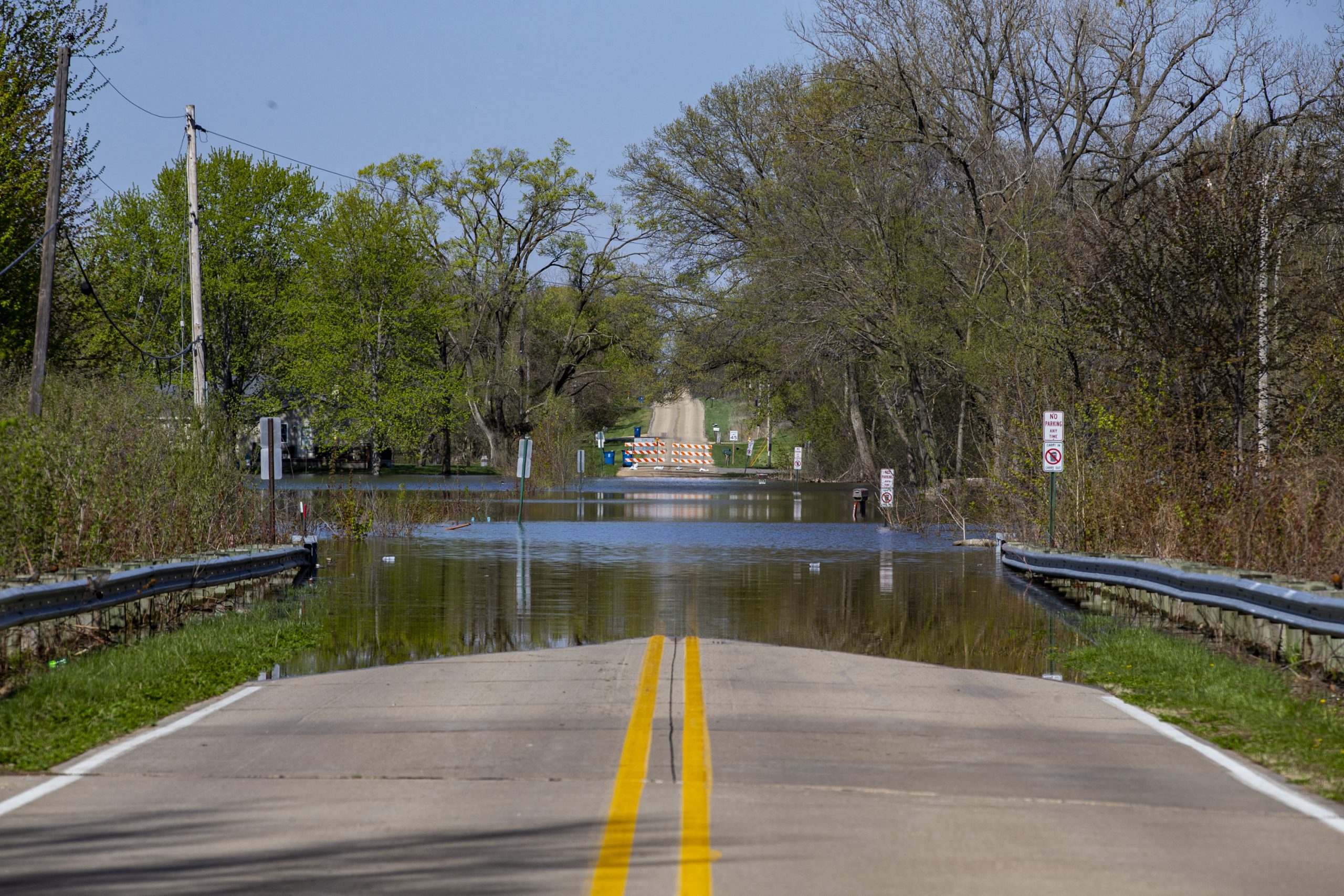 Mississippi River floodwaters swamp upper Midwest