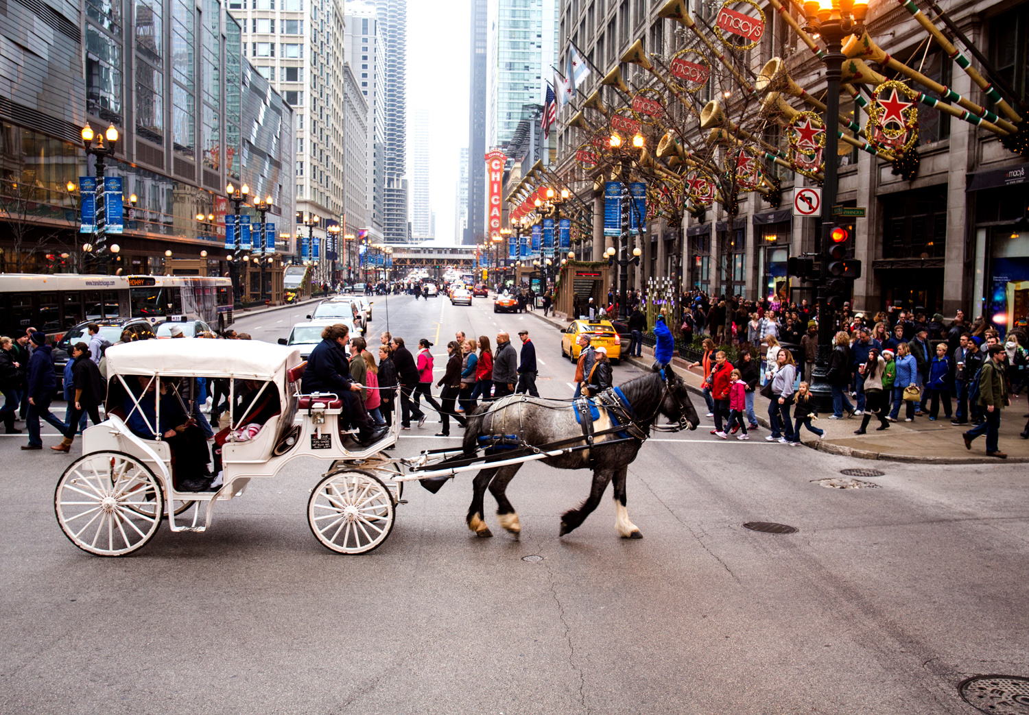 Celebrate The Holidays In Chicago Winter 2021 Travel Food