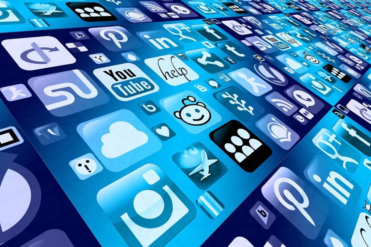 imagem mostrando diversos ícones de redes sociais e aplicativos que fazem parte do universo digital