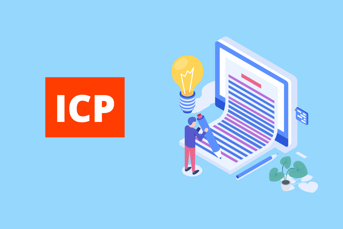 imagem de uma pessoa escrevendo em uma folha gigante. Em cima da pessoa há uma lâmpada. O fundo da imagem é azul e tem-se escrito ICP