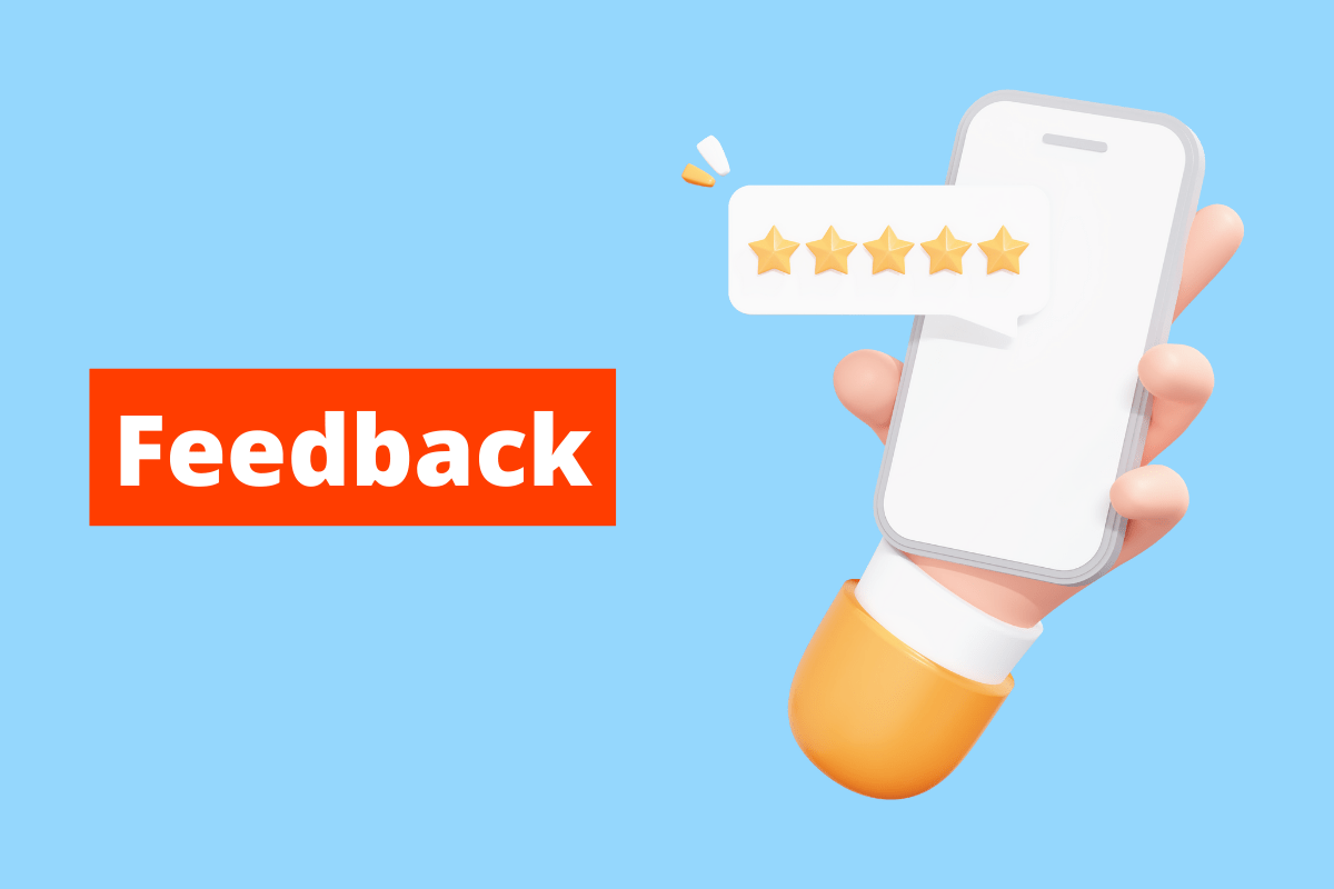 mão segurando um celular com um balão cheio de estrelas. O fundo da imagem é azul e tem-se escrito feedback