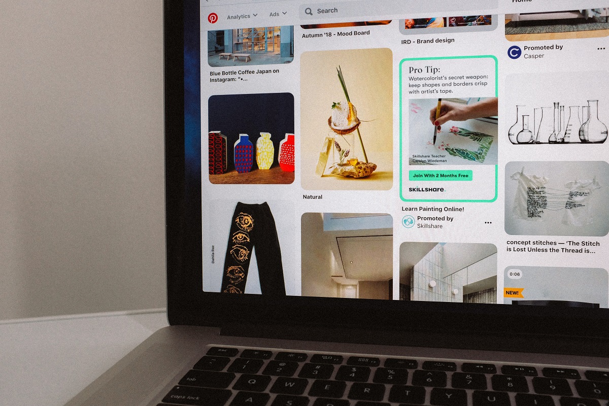 Notebook: SEO para Pinterest Notebook com tela aberta em Pinterest
