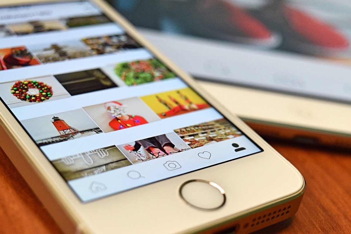 celular: SEO para Instagram perfil de Instagram aberto em um iPhone