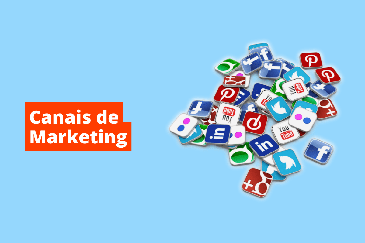vários ícones em uns em cima dos outros, representando as inúmeras redes sociais. O fundo da imagem é azul e tem-se escrito Canais de Marketing
