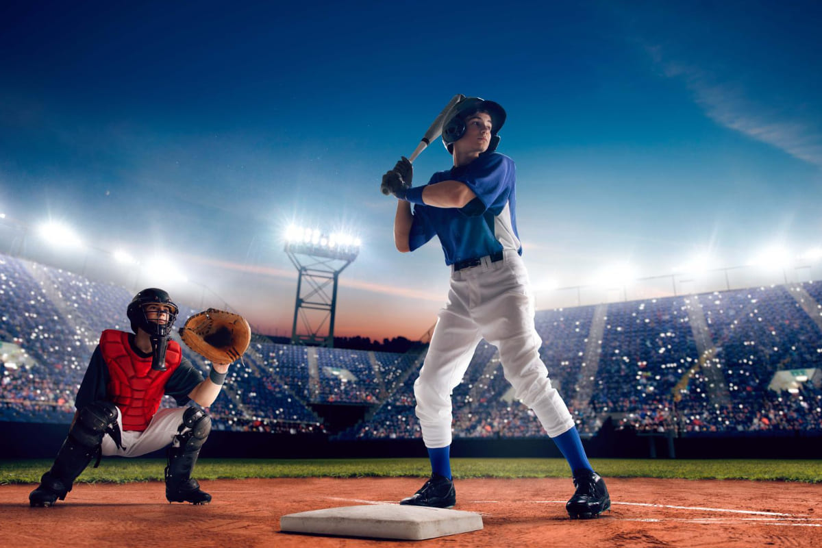 beisebol: filmes sobre marketing rebatedor e receptor em um jogo de beisebol