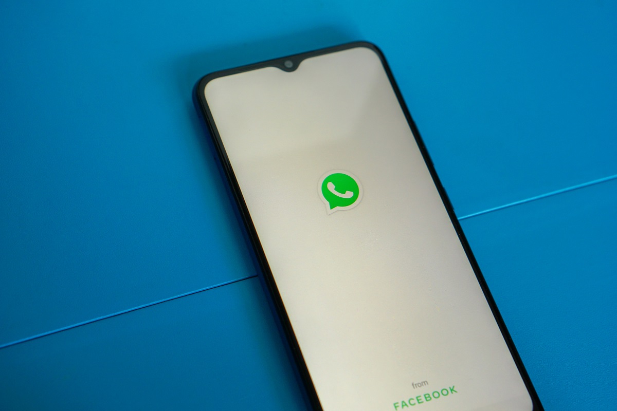 celular: funil de vendas no whatsapp aplicativo WhatsApp no celular