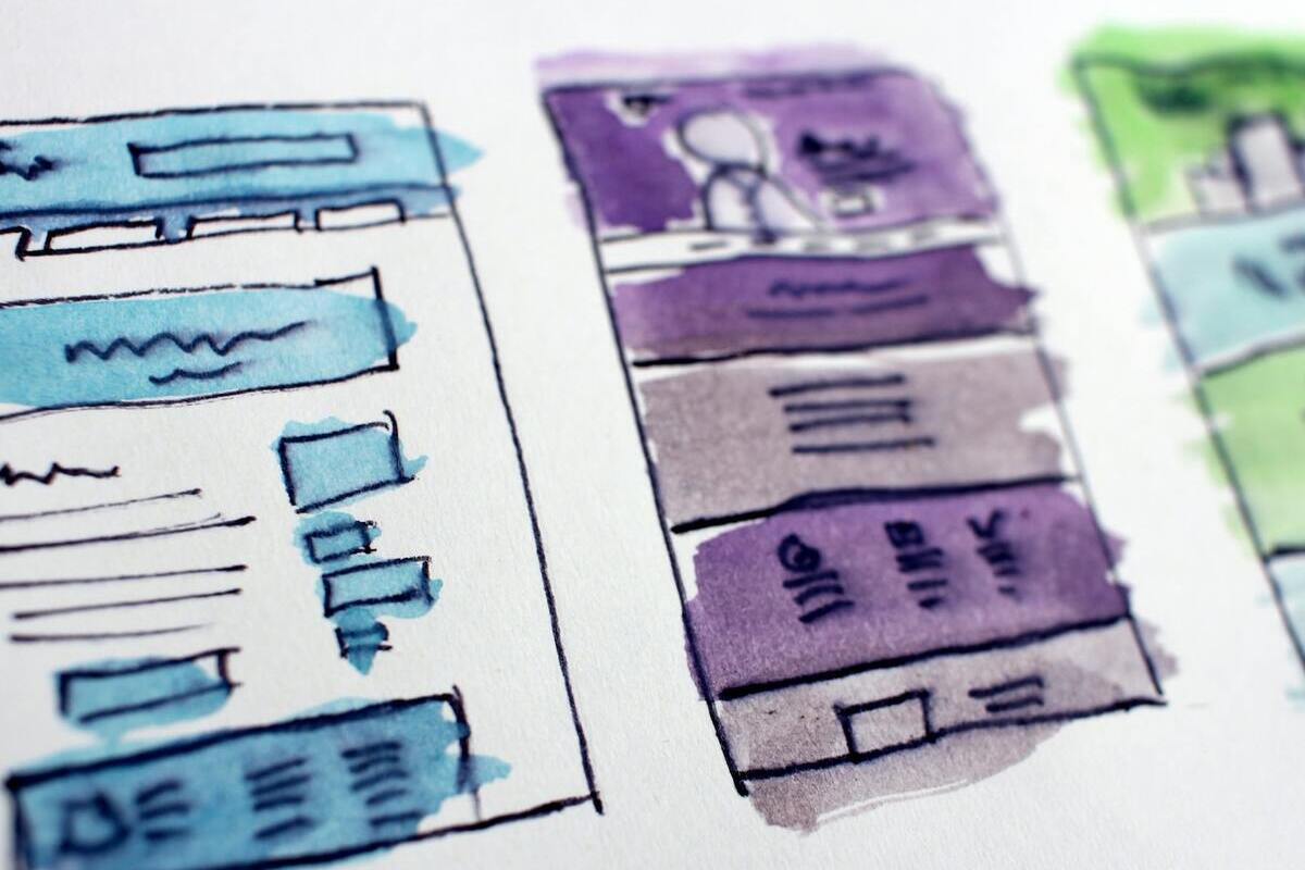 folha com layout: layout de e-mail marketing folha com um layout desenhado nela