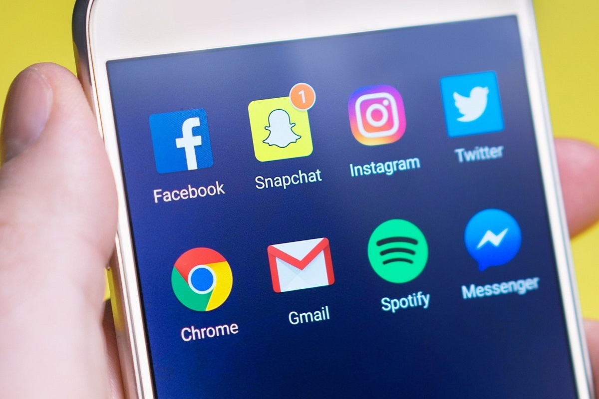 celular mostrando os apps celular mostrando os apps