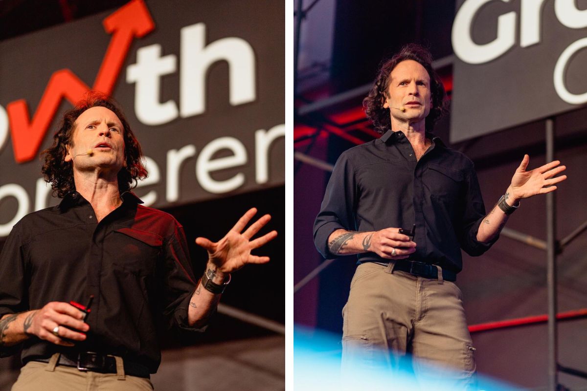 Palestra: Aaron Ross Montagem com duas fotos do autor Aaron Ross em palco de evento durante palestra