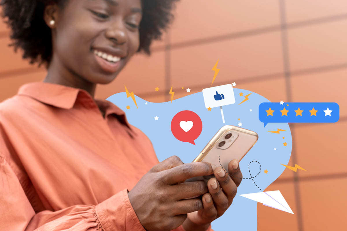 Smartphone: Saturação de palavras-chave Mulher segurando celular enquanto sorri de pé diante de parede com azulejos marrons e símbolos de interações de redes sociais no ar