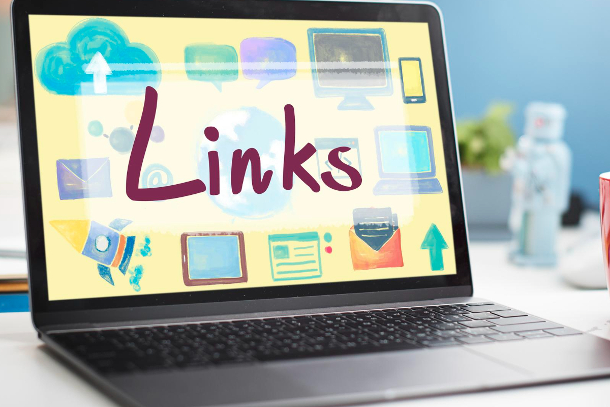 notebook: mitos do linkbuilding notebook com sua tela mostrando o nome links