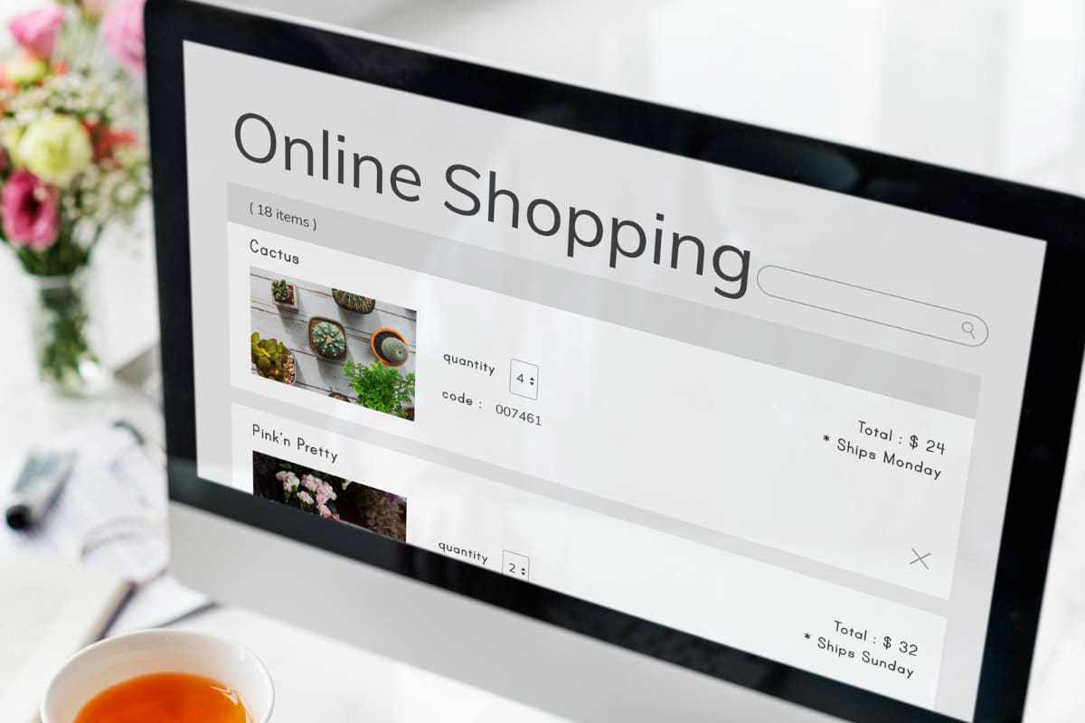 e-commerce: plataformas para e-commerce tela do monitor mostrando um e-commerce