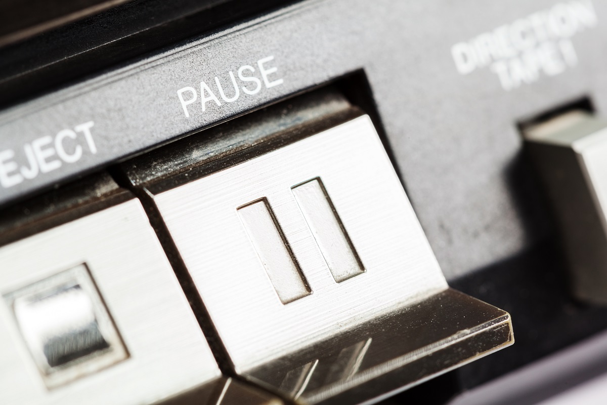 Gravador: Transcrição de áudio Fotografia com detalhe em botões de gravador antigo de áudio