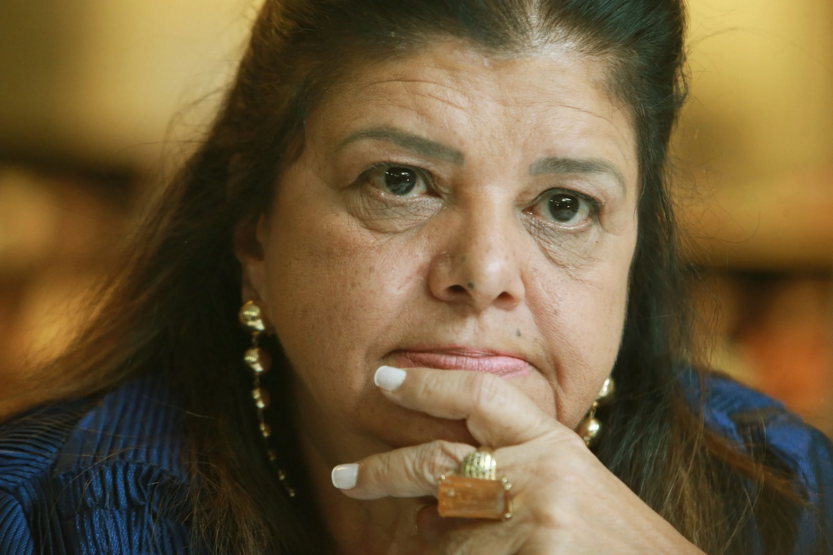 Fotografia: Luiza Helena Trajano Luiza Helena Trajano em fotografia com mão no queixo