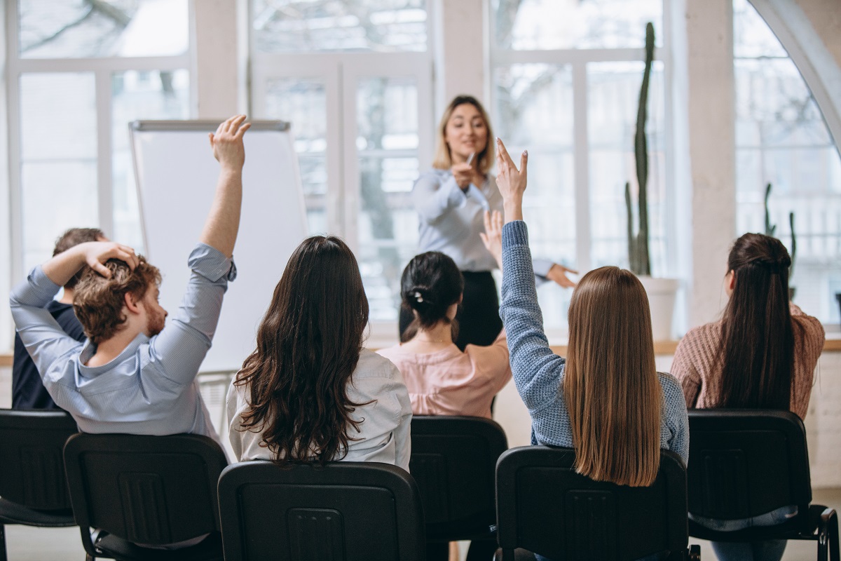 pessoas em um treinamento na empresa