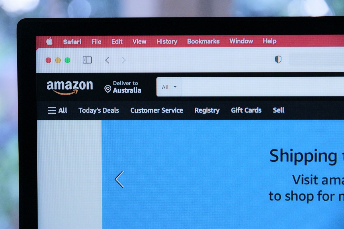 laptop: vender na amazon laptop mostrando página da amazon