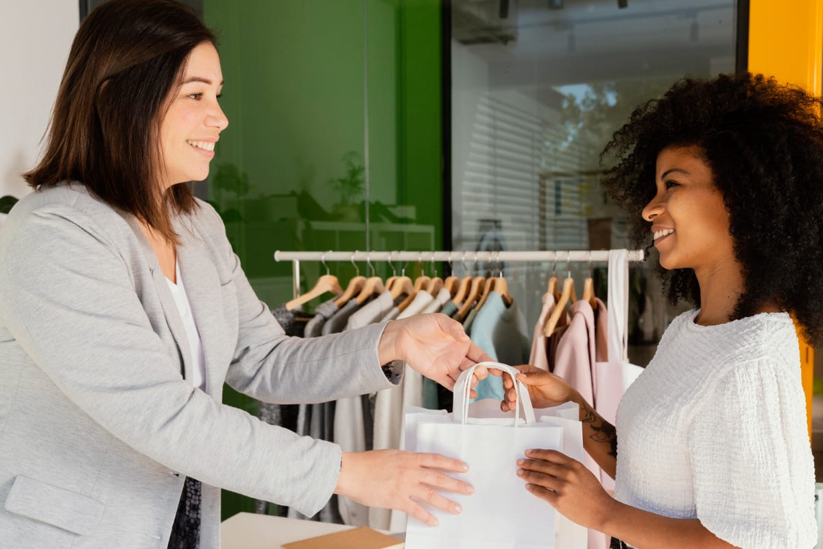 Como ser o melhor vendedor de lojas? Dicas práticas Como ser o melhor vendedor de lojas? Dicas práticas