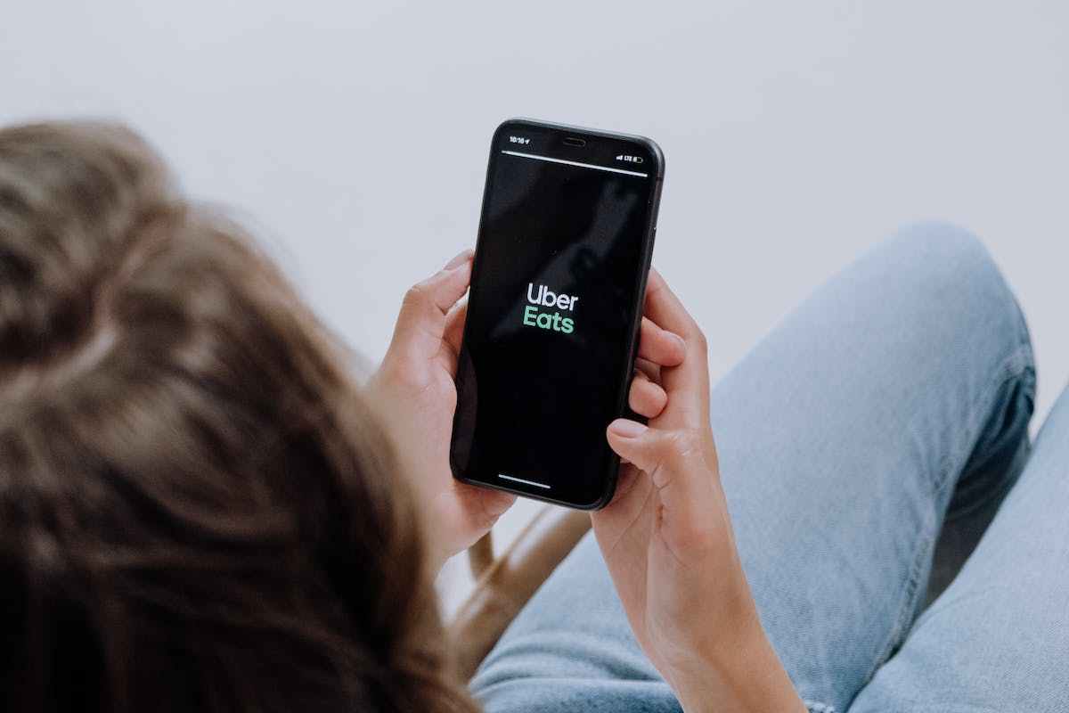 Qual é a importância do mobile first para o marketing? Mobile first: saiba porque investir nesse conceito é tão importante para o marketing