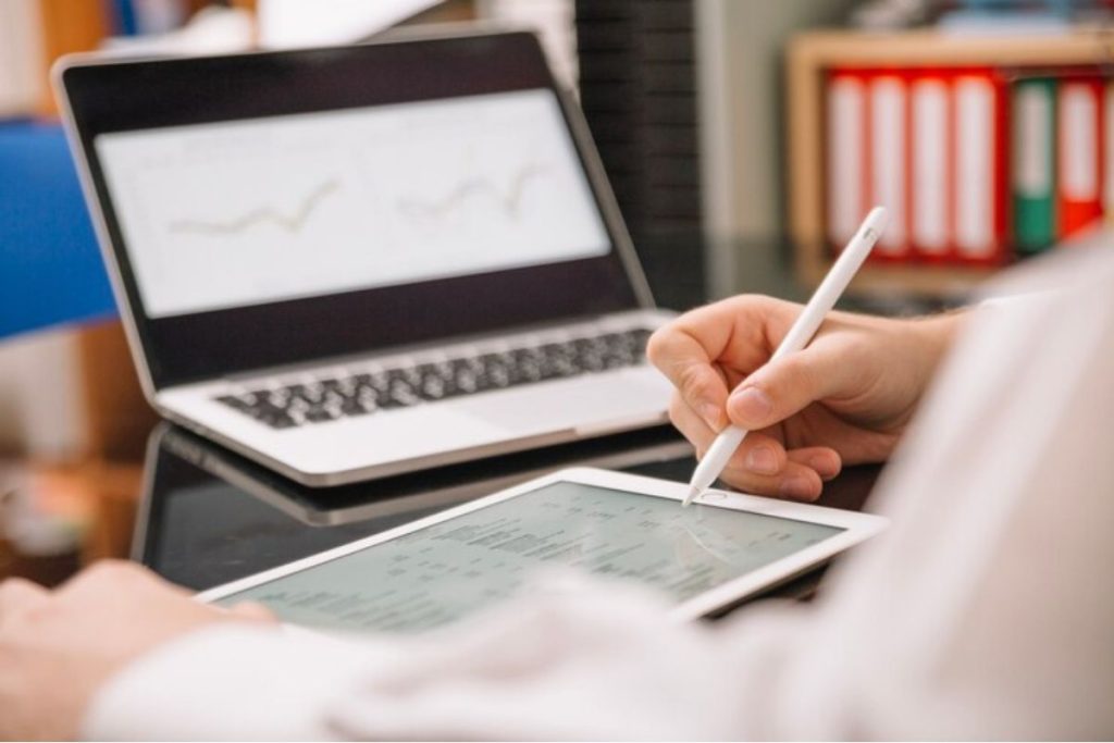 Linha editorial: como estruturar sua mensagem nos meios digitais? Linha editorial: como estruturar sua mensagem nos meios digitais?