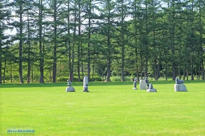 芝生広場 美術村庭園