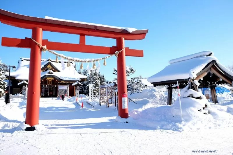 雪景色の美瑛神社