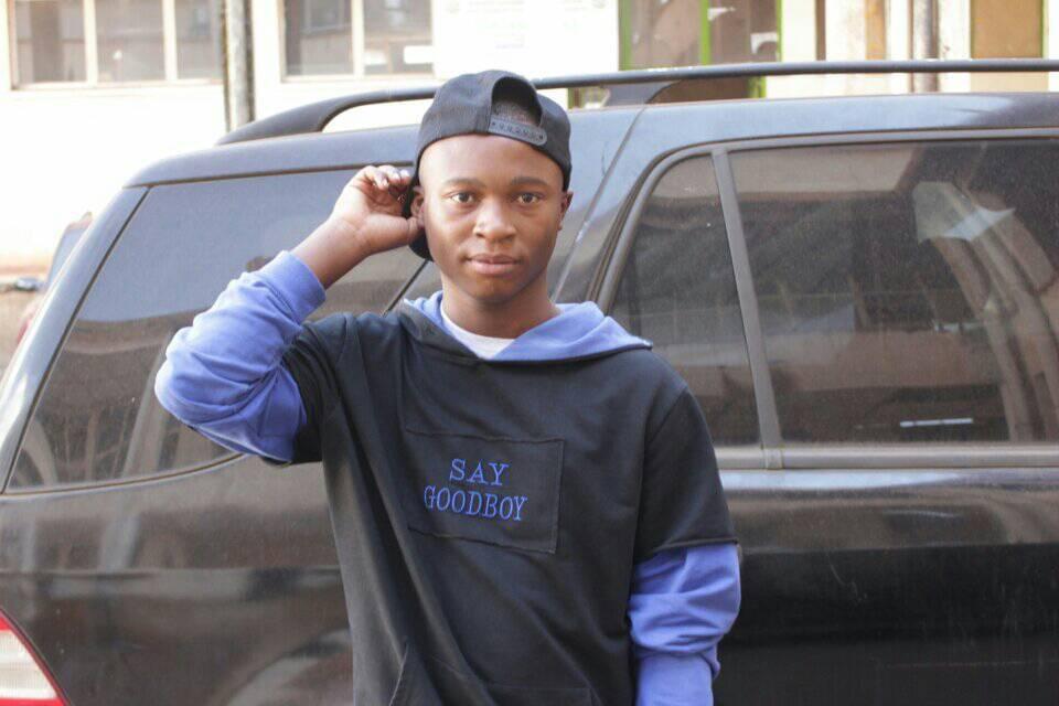 Rdc Bukavu Un Jeune Garcon D Environ 16 Ans Est Mort Dans Les Tiraillements Entre Les Jeunes En Marathon Et La Police Le Journal Africa