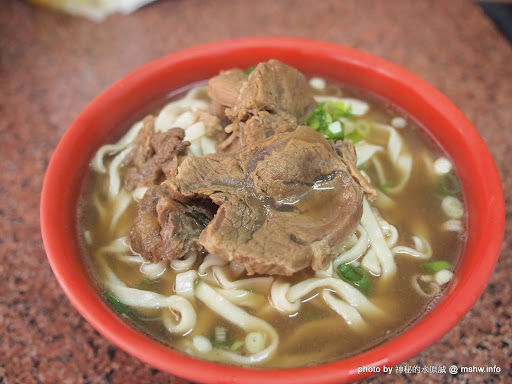 【食記】台中老爺牛肉麵@北區台中二中 : 清燉感的紅燒味..@@|| 中式 北區 區域 午餐 台中市 晚餐 牛肉麵 飲食/食記/吃吃喝喝 麵食類