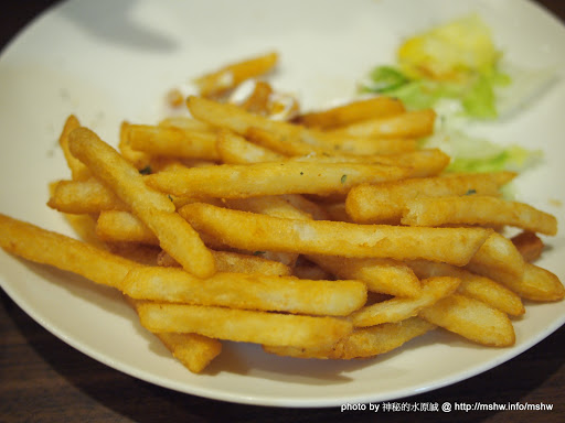 蘇打最高! ~ 台中"夏威夷51 美式餐廳 Hawaii 51 corner restaurant & bar" 北區 區域 台中市 排餐 漢堡 美式 速食 飲食/食記/吃吃喝喝