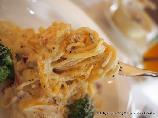 【食記】台中西屯-FiFi ITALIANO RESTAURANT FiFi義大利麵-FiFi GARDEN 菲菲花園 : 簡約恬靜的巷弄人氣餐館! 區域 台中市 披薩 焗烤 義式 西屯區 飲食/食記/吃吃喝喝 麵食類