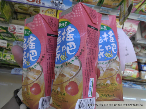 到全家一塊揪好團! ~ "搖搖茶吧"水果紅茶系列 廣告 新聞與政治 茶類 飲食/食記/吃吃喝喝