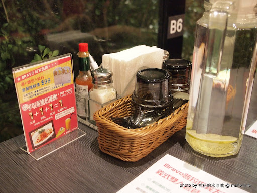 建議菜單是披薩跟烤雞 ~ 新竹竹北"BRAVO 普拉伯義大利坊-高鐵店" 區域 午餐 披薩 新竹縣 烤雞 焗烤 燉飯 竹北市 義式 飲食/食記/吃吃喝喝 麵食類