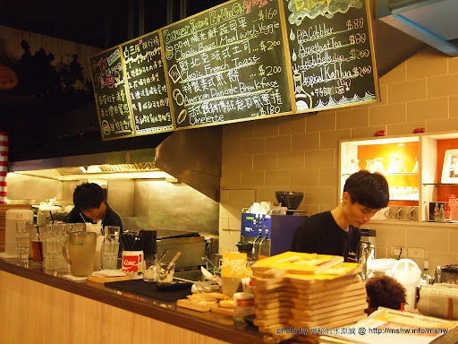 【食記】台中Burger Joint 7分So美式廚房華美店@西區捷運BRT科博館 : 七分熟的獨特風味!! 區域 台中市 捷運美食MRT&BRT 排餐 早餐 早點類 晚餐 漢堡 燒烤/燒肉 美式 西區 輕食 飲食/食記/吃吃喝喝