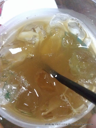 到全家一塊揪好團! ~ "搖搖茶吧"水果紅茶系列 廣告 新聞與政治 茶類 飲食/食記/吃吃喝喝