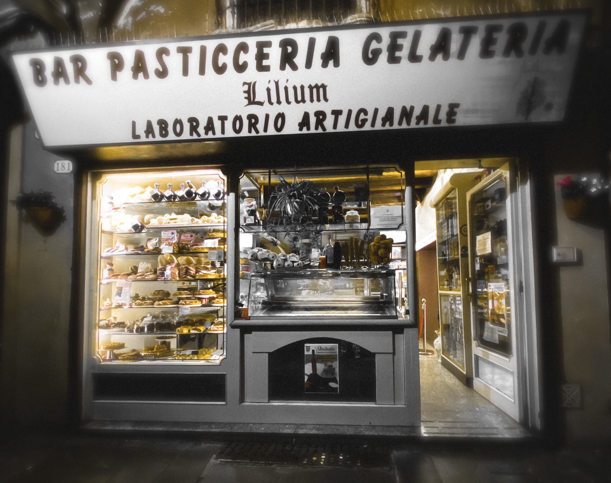 Dolci Di Carnevale All Ombra Della Cattedrale Del Santo A Padova