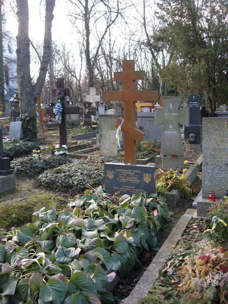 Уряд виділить кошти на перевезення останків письменника в Київ в разі прийняття такого рішення родичами / zn.ua Ігор Булига Уряд виділить кошти на перевезення останків письменника в Київ в разі прийняття такого рішення родичами / zn.ua Ігор Булига