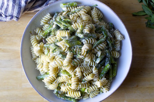 asparagus, goat cheese, and lemon pasta