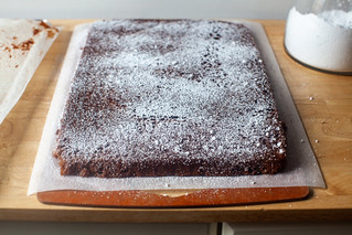 coat with powdered sugar