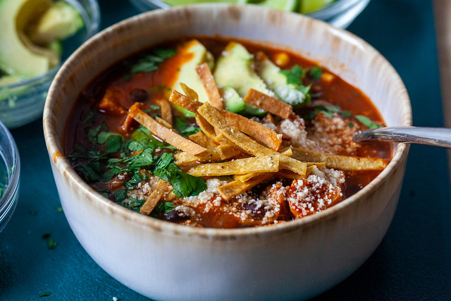 simple chicken tortilla soup-10
