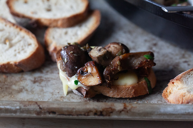 baked brie with roasted mushrooms-6