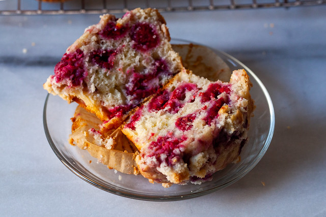 raspberry streusel muffins-2