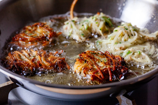 zucchini latkes-08